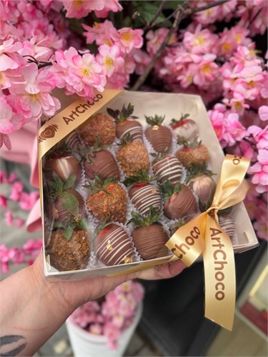 Клубника в шоколаде 20шт ручной работы ArtChoco