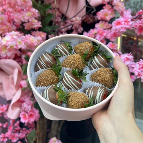 Клубника в шоколаде 9-11 шт. ручной работы ArtChoco