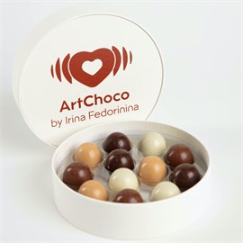 {{photo.Alt || photo.Description || 'Ореховая коллекция в круглой коробке 12шт'}}