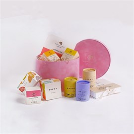 {{photo.Alt || photo.Description || 'Набор большой в бархатной коробке (розовый)'}}