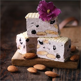 {{photo.Alt || photo.Description || 'Нуга чёрная смородина • фиалка'}}