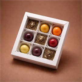 {{photo.Alt || photo.Description || 'Набор с молочным шоколадом и сырными конфетами'}}