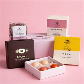 {{photo.Alt || photo.Description || 'Подарочный бокс молочный шоколад'}}